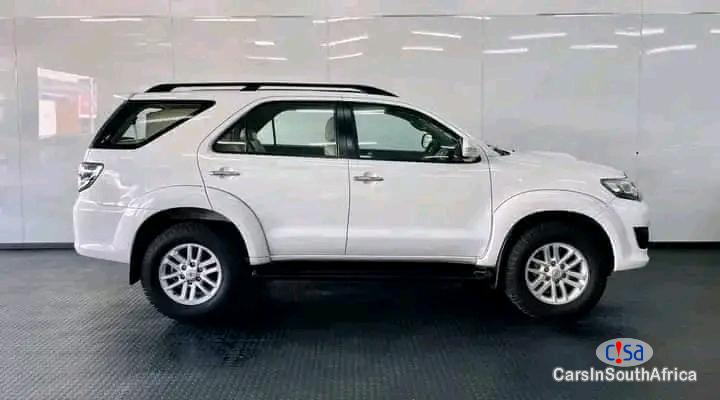 Toyota Fortuner 2015 Toyota Fortuner 3.0 D4D 4x4 Manual 0698183175 Manual 2015 - image 4