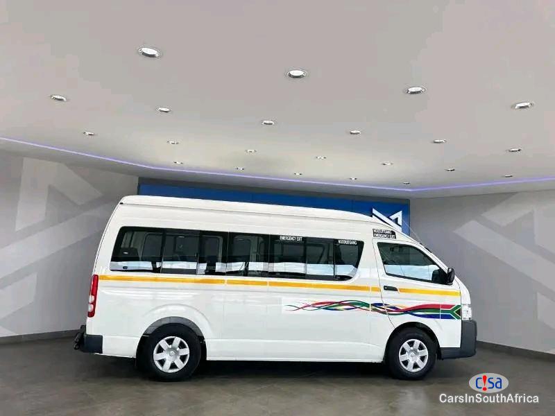 Toyota Quantum 2.5D-4D Sesifikile Manual 2024