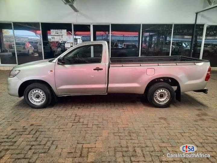 Pictures of Toyota Hilux 2.5 Manual 2015