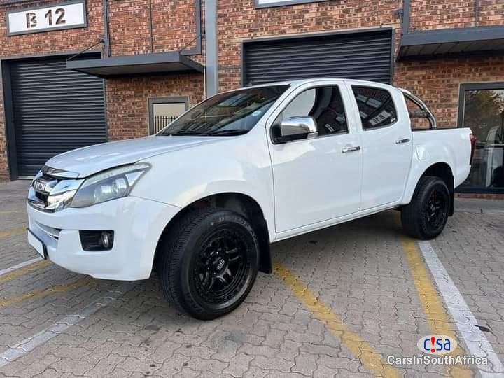 Isuzu KB300 300 Manual 2018 - image 2