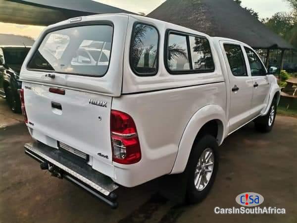 Toyota Hilux 2.5 Manual 2015 - image 4