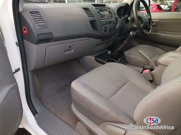 Toyota Hilux 2.5 Manual 2015 - image 6
