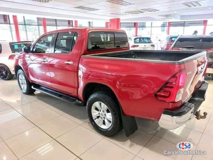 Toyota Hilux 4.0 Automatic 2016 - image 2