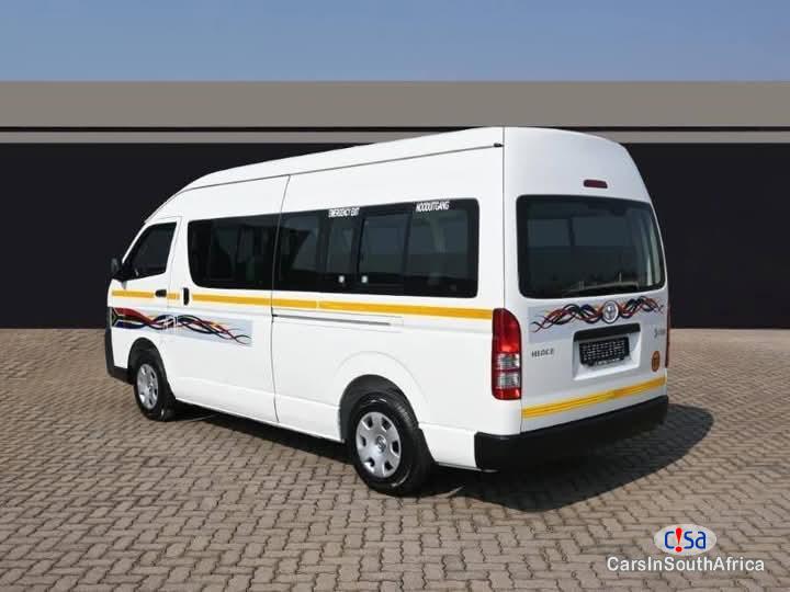 Toyota Quantum 2.5 Manual 2018 - image 2