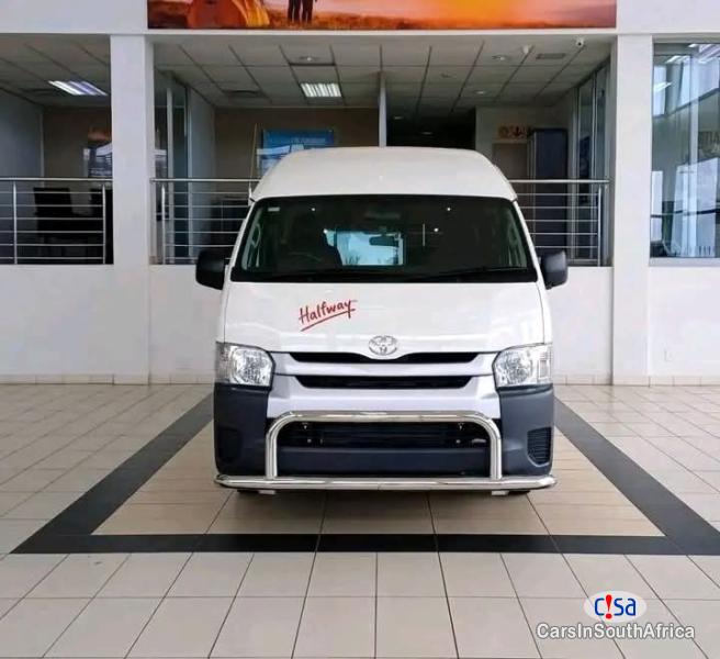 Toyota Quantum 2.5 Manual 2021 - image 2