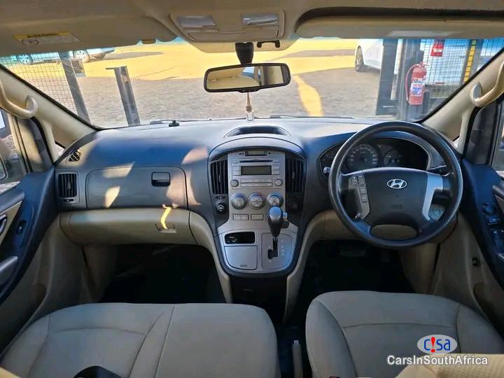 Hyundai H-1 2.5 CRDi VGT Wagon Auto Automatic 2012 - image 3
