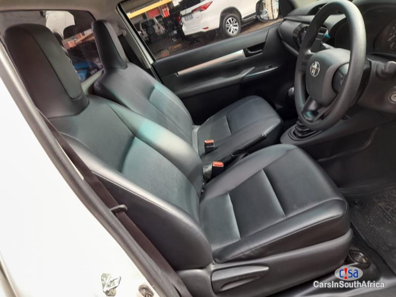 Toyota Hilux 2.4GD Manual 2017 - image 2