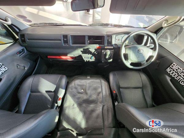 Toyota Quantum 2.5 D-4D Sesfikile 16-Seat Manual 2022 - image 4