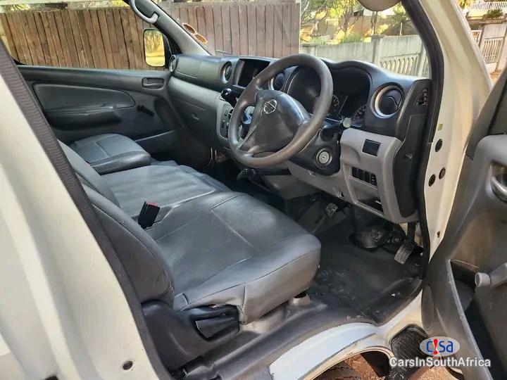Nissan NV350 2.5 16-seat Impendulo Manual 2020 - image 4