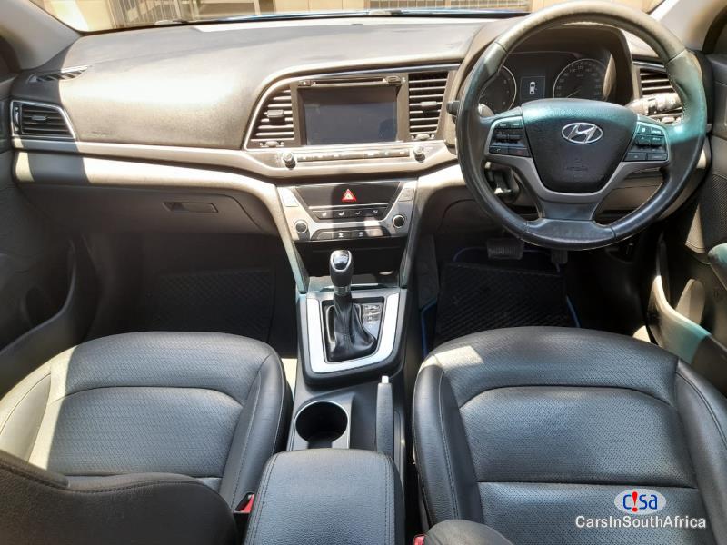 Hyundai Elantra 1.6 /call Whatsapp 068 346 6875 Automatic 2017 - image 3