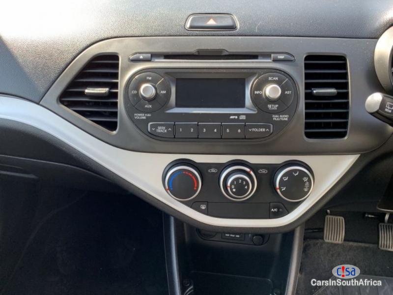 Kia Picanto 1.0 LX Manual 2015 - image 8