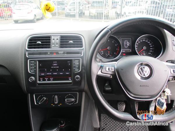 Volkswagen Polo Automatic 2015 - image 6