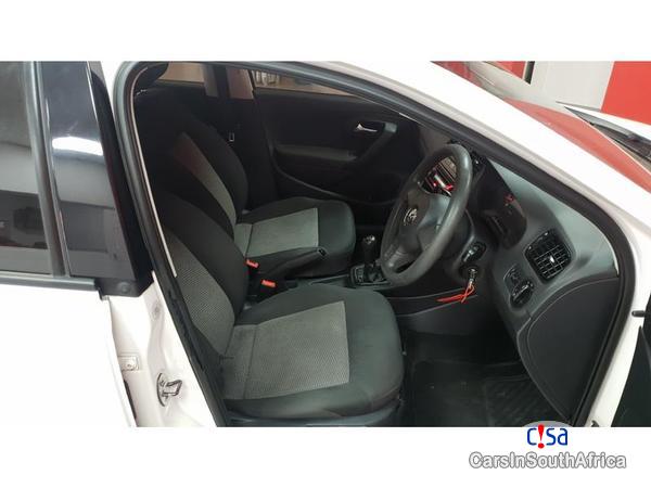 Volkswagen Polo Manual 2011 - image 11