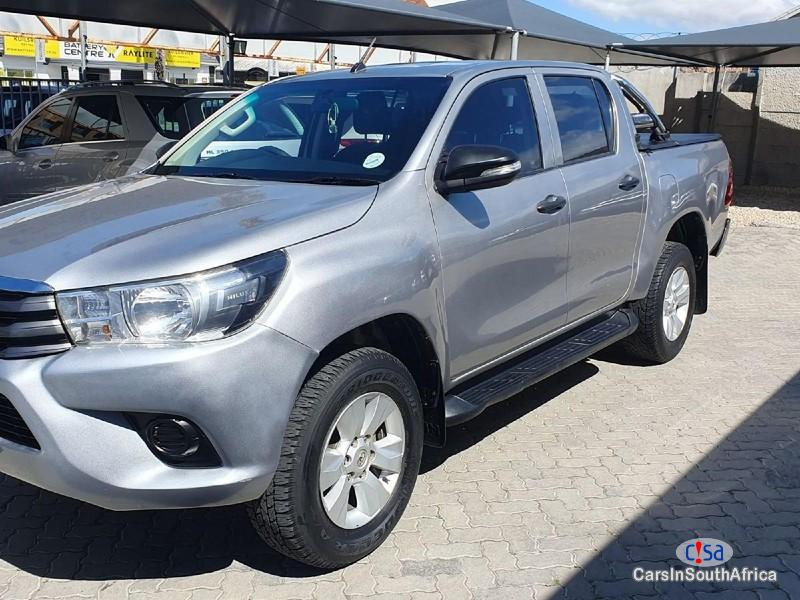 Toyota Hilux 2.4GD-6 DOUBLE CAB Manual 2017 - image 2