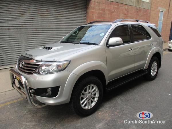 Toyota Fortuner 3.0 Automatic 2014 - image 3