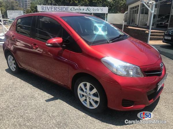 Toyota Yaris Manual 2013 - image 2