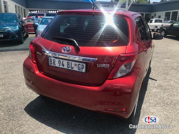 Toyota Yaris Manual 2013 - image 3
