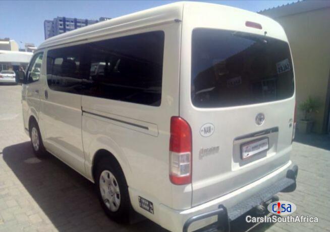 Toyota Quantum Manual 2012 - image 3