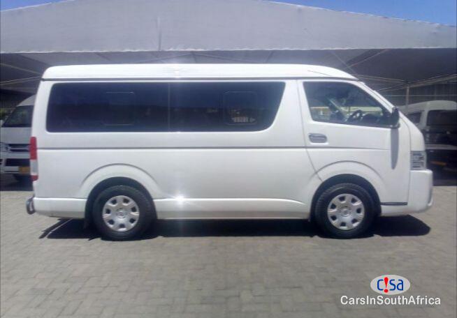 Toyota Quantum Manual 2012 - image 4