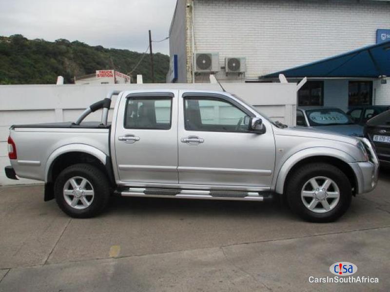 Isuzu KB300 Manual 2009 - image 2