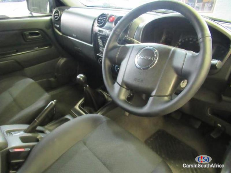 Isuzu KB250 Manual 2008 - image 3