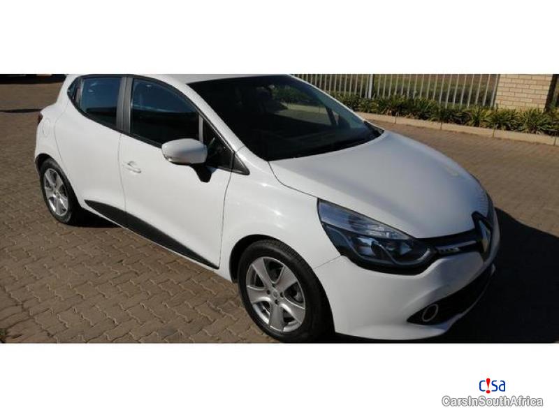 Renault Clio Manual 2014 - image 2