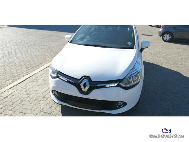 Renault Clio Manual 2014 - image 3