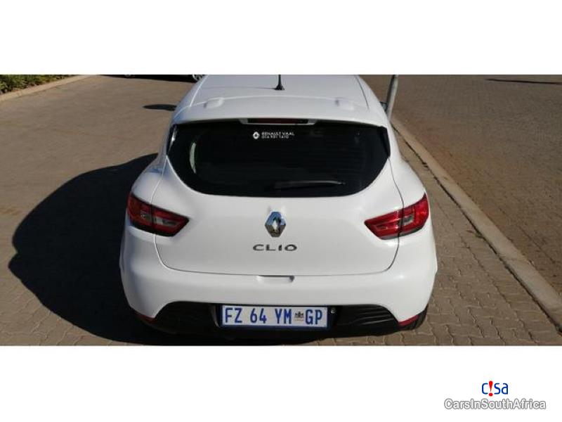 Renault Clio Manual 2014 - image 4