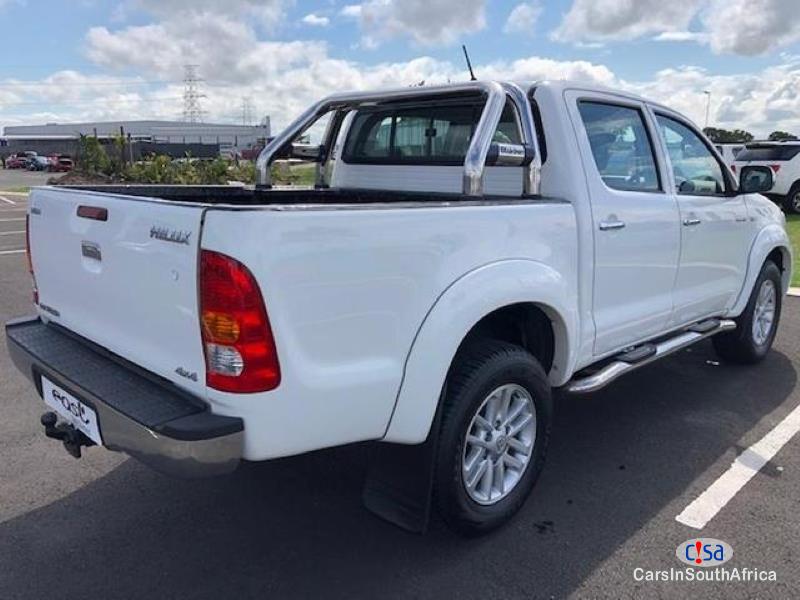 Pictures of Toyota Hilux Manual 2010