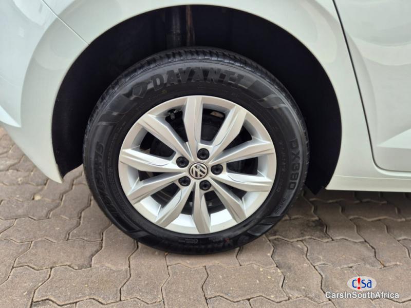 Volkswagen Polo 1.0Tsi Comfortline Automatic Call:0691808200 Automatic 2018 - image 13
