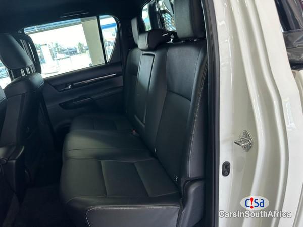 Toyota Hilux 2.8 GD-6 Raider 4x4 Double-Cab LEGEND Automatic 2022 - image 4