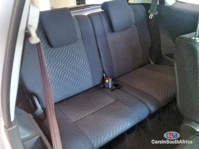 Toyota Avanza Manual 2017 - image 4