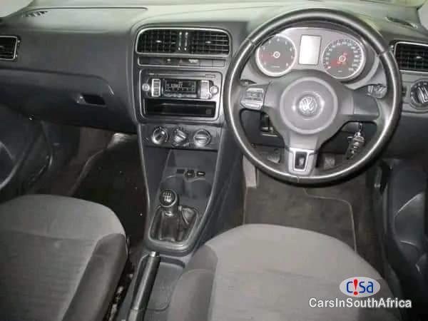 Volkswagen Polo 1.2 Manual 2016 - image 4