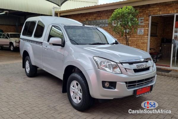 Pictures of Isuzu KB250 D-Teq LE Single-Cable Manual 2013