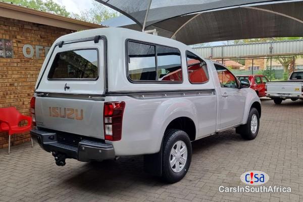 Isuzu KB250 D-Teq LE Single-Cable Manual 2013 - image 2