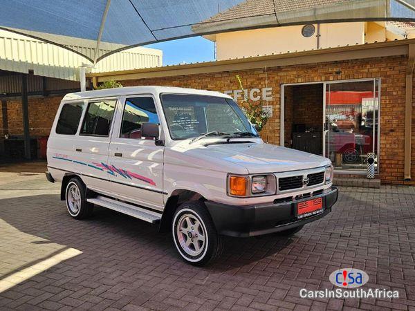 Picture of Toyota Venture 2200 GLE 5+4 7-Seat Manual 1998