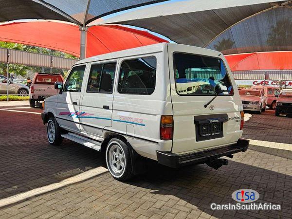 Toyota Venture 2200 GLE 5+4 7-Seat Manual 1998