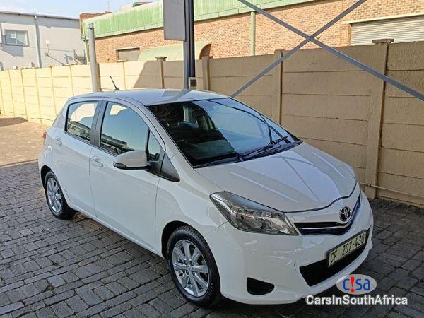 Pictures of Toyota Yaris 1.3 Manual 2014