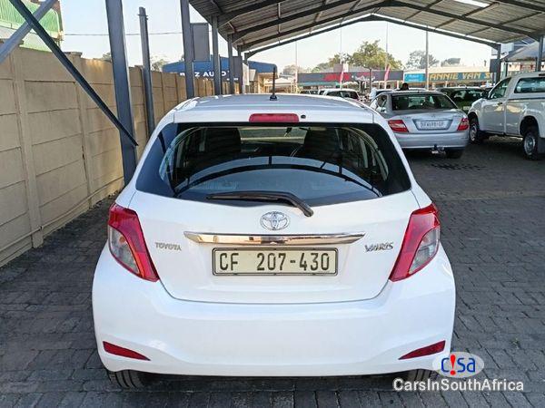 Toyota Yaris 1.3 Manual 2014 - image 3