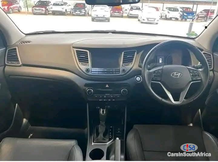 Hyundai Tucson 2.0 Automatic 2017 - image 3