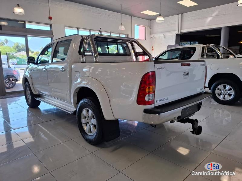 Toyota Hilux 3.0 D4-D Raider 4x4 D/C Automatic 2011 in Limpopo