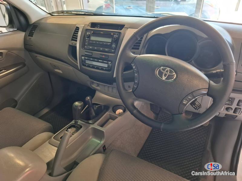 Toyota Hilux 3.0 D4-D Raider 4x4 D/C Automatic 2011 in South Africa