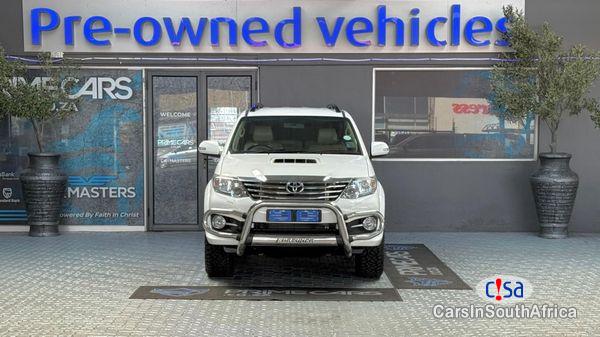 Toyota Fortuner 3.0 D4-D Raised Body Manual 2016 - image 2