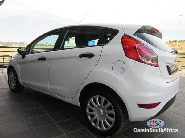 Ford Fiesta Manual 2015 - image 3