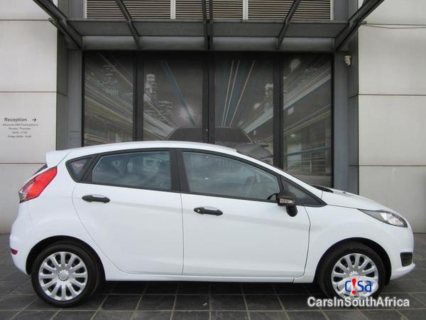 Ford Fiesta Manual 2015 - image 4