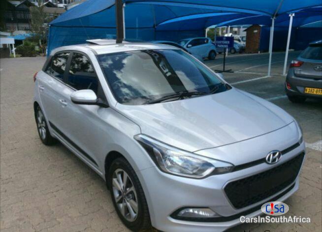 Hyundai i20 Manual 2016 - image 3