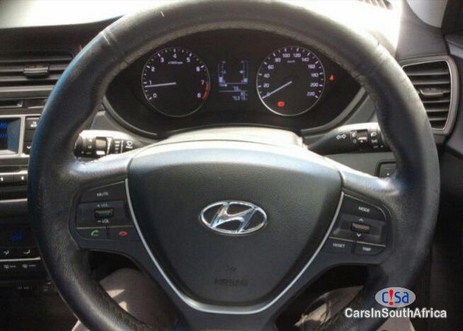 Hyundai i20 Manual 2016 - image 7
