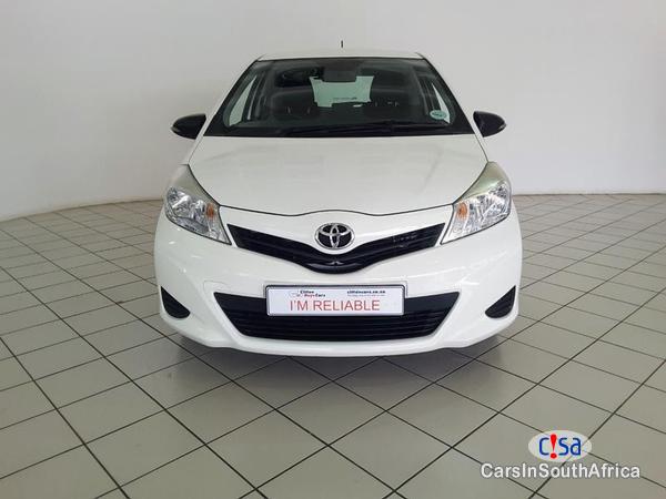 Toyota Yaris Manual 2016 - image 2