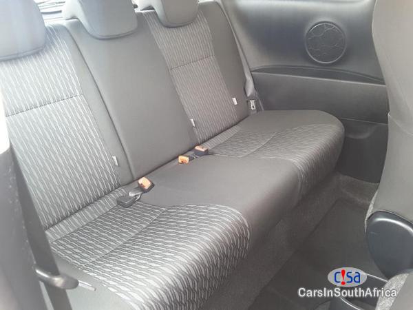 Toyota Yaris Manual 2016 - image 8