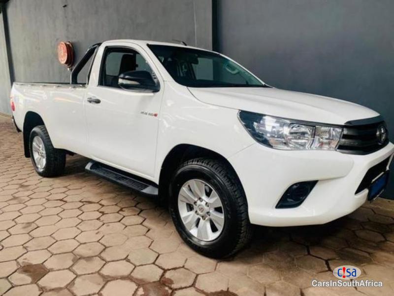 Pictures of Toyota Hilux 2.4GD-6 Manual 2017